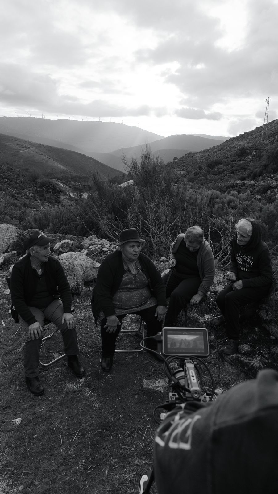 Registo documental com habitantes locais em contexto de captação no território, usado na secção Ponto de Origem do projeto SÉP7IMO
